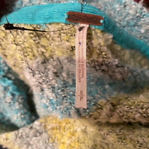 New Free People Soulmate
Cardi in Candy Coated combo
NWOT
size XS,S - Picture 13 of 13